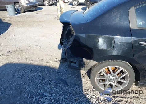 2011 Nissan Sentra Se-R Spec V из США, поврежденный, VIN 3N1CB6AP5BL628568